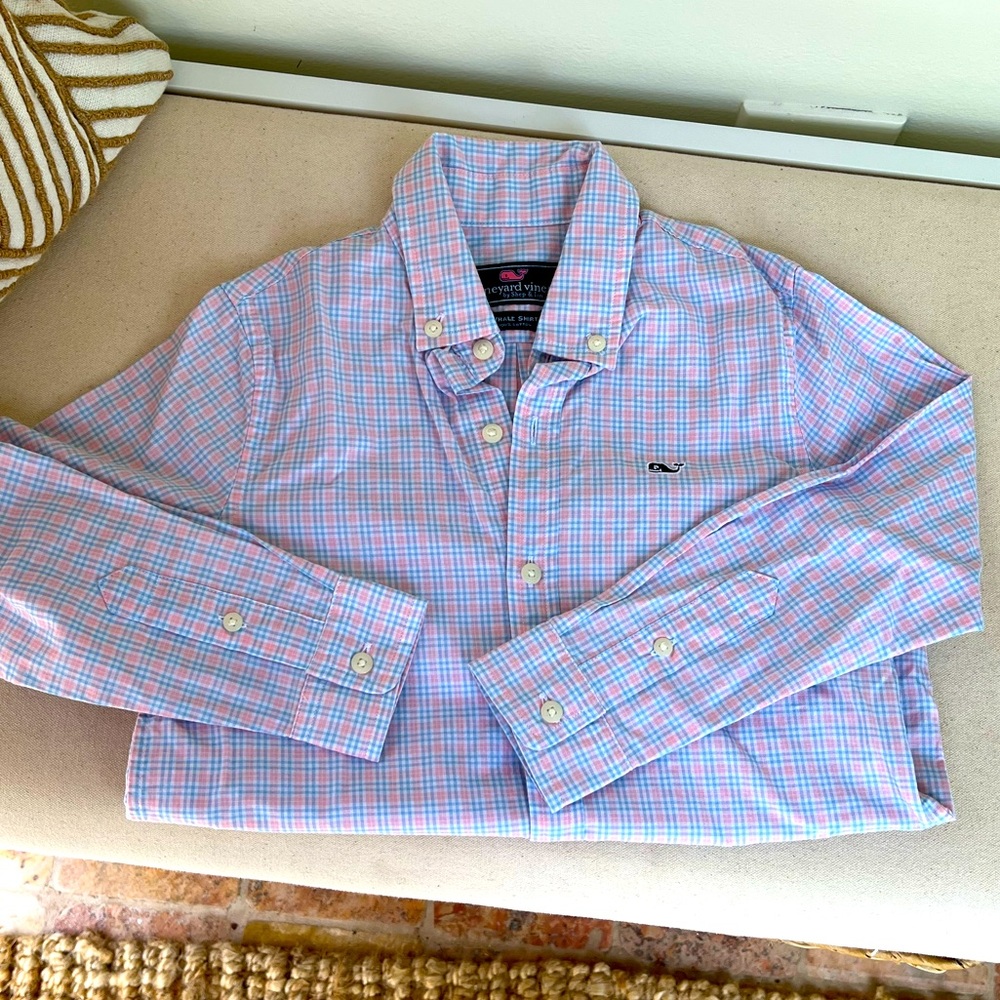 New without tags. Boys Vineyard Vines Long sleeve button up size 5 pastel plaid